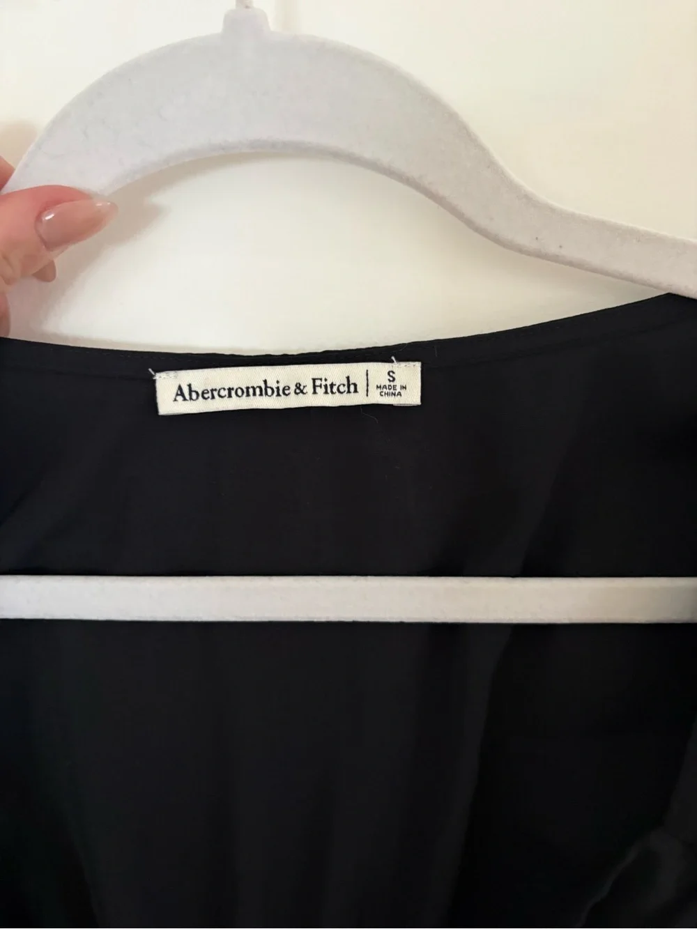 Abercrombie & Fitch Black Long-Sleeve Tie-Front Blouse